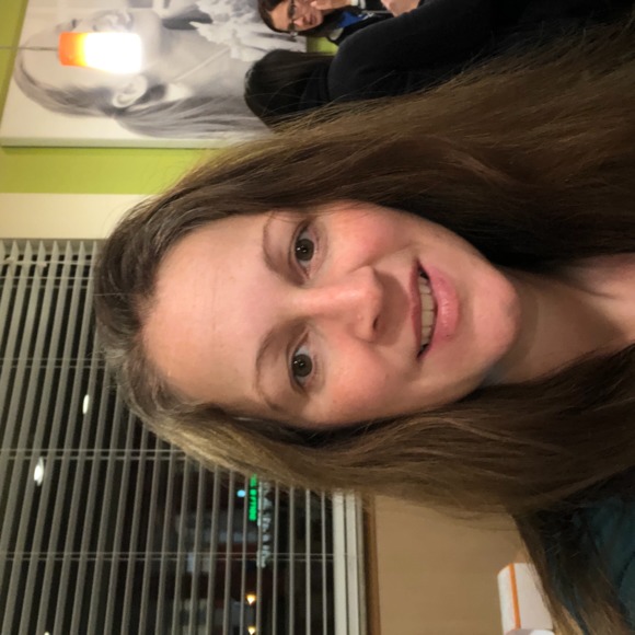 Meet your Posher, Mindy - Picture 1 of 1